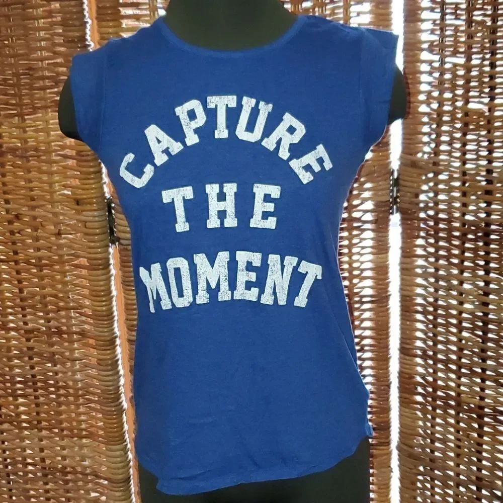 Capture The Moment T Shirt XL 14